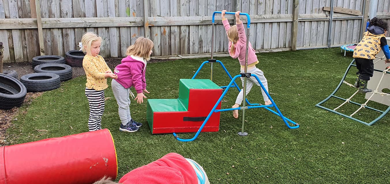 JigSaw Preschool - Outdoor obstacle course