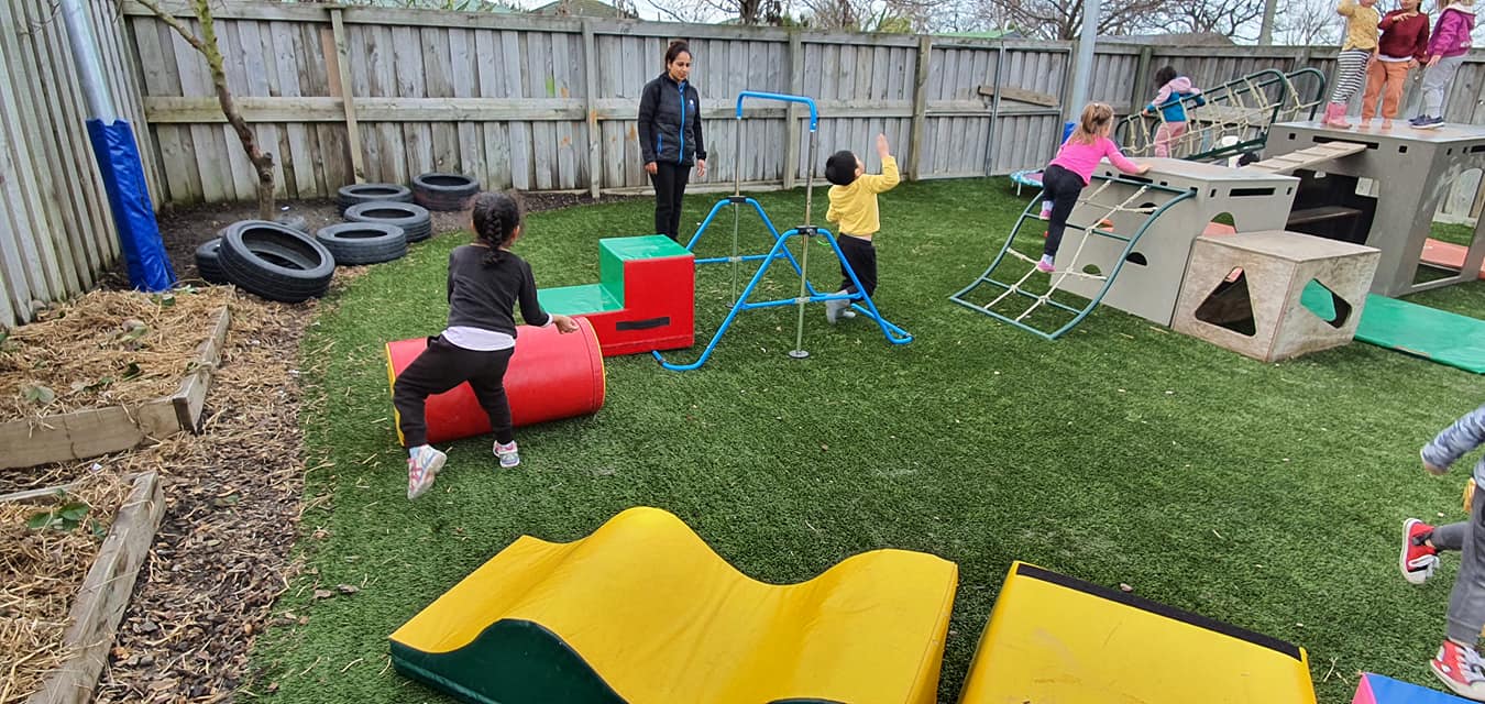 JigSaw Preschool - Preschooler group doing an outdoor obstacle course