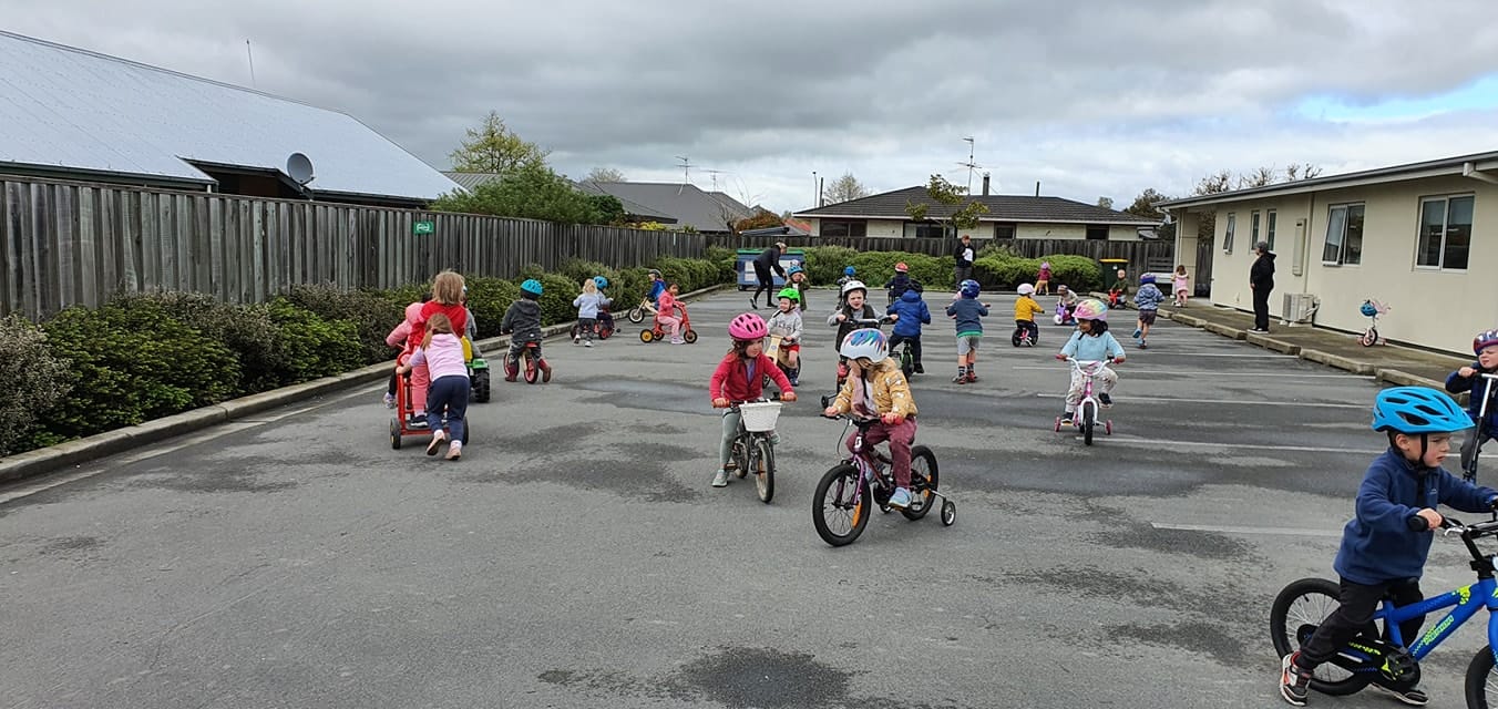 JigSaw Preschool - Preschool kids riding bikes